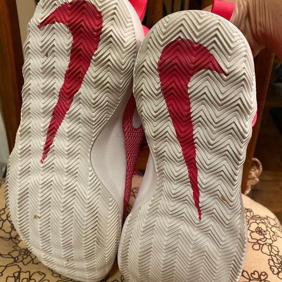Nike Air ZOOM KAY special Ed. Pink Ribbon Cancer survivor like new sneakers. - Picture 4 of 4